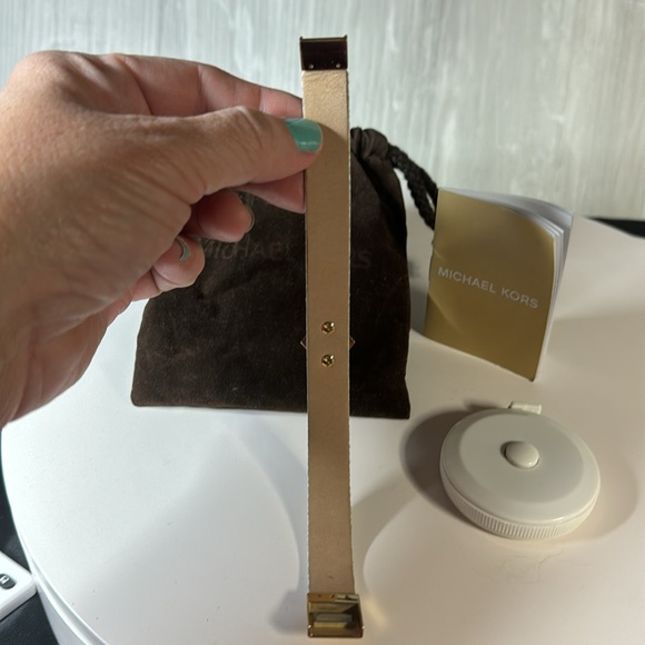 Michael Kors leather and Pave Bracelet EUC Gold Tone & Rhinestone Hardware - Picture 4 of 5